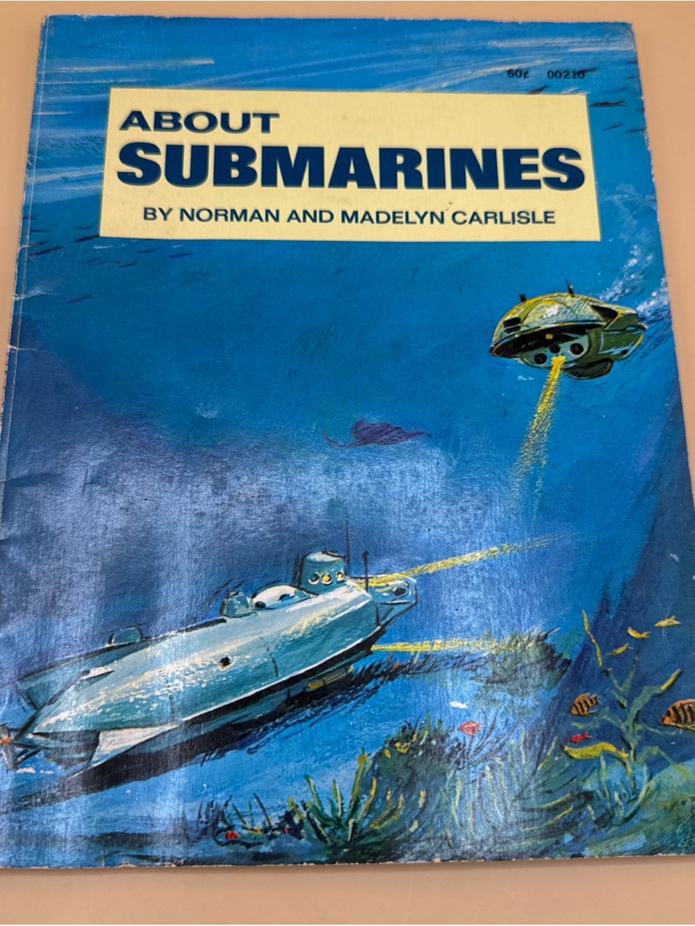 ABOUT SUBMARINES CARLISLE 1970 HISTORY NAVY MILITARY ILLUSTRATED VINTAGE PB